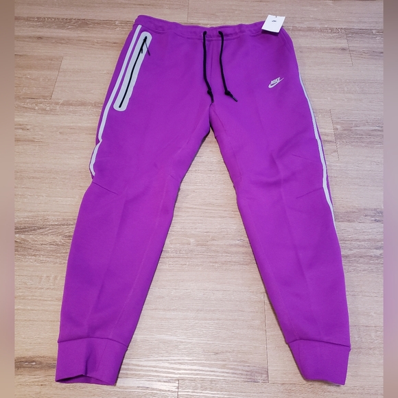$135 Nike Tech Fleece Joggers Reflective Pants Bold Berry - Picture 3 of 10